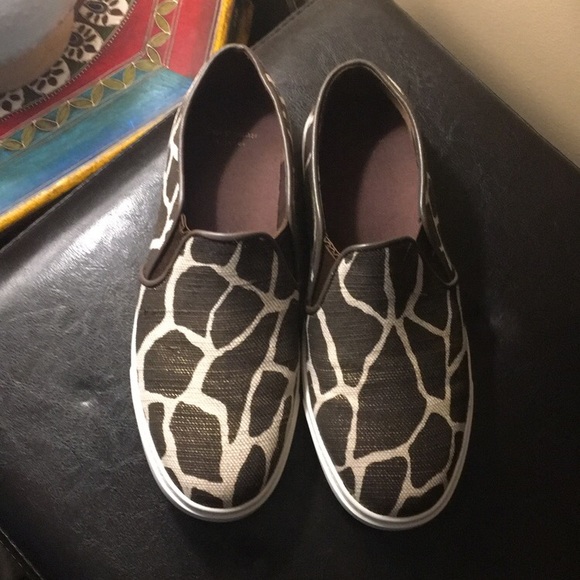 Cole Haan Giraffe Print Sneaker Slide Ons - Picture 1 of 7